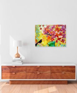 Replika obrazu - kobieta i czarny ptak do powieszenia w sypialni